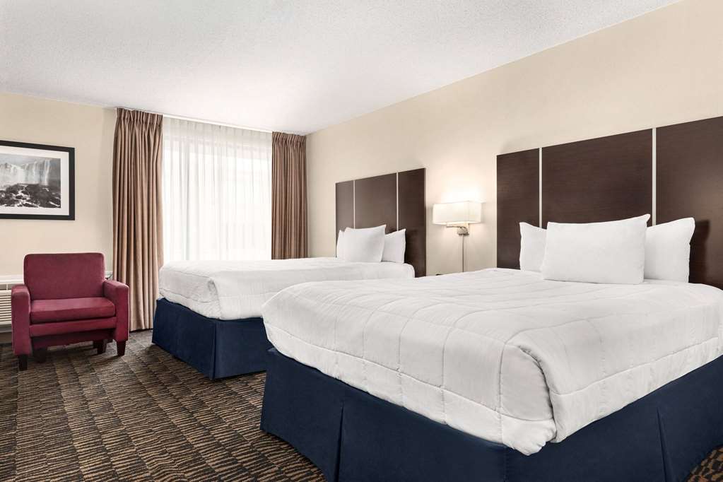 Ramada Plaza by Wyndham Niagara Falls Room Type - Mobility Accessible 2 Queen Bed Non Smoking