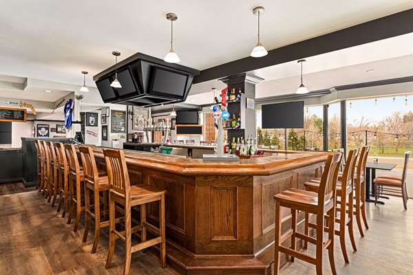 Restaurant - Ramada Plaza Hotel Niagara Falls