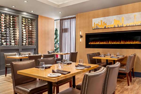 Restaurant - Ramada Plaza Hotel Niagara Falls