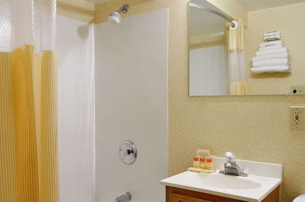  - Days Inn Lakewood