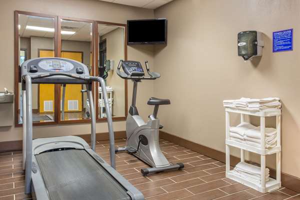 Fitness/ Exercise Room - Howard Johnson Inn Ocala - I-75, Exit 354