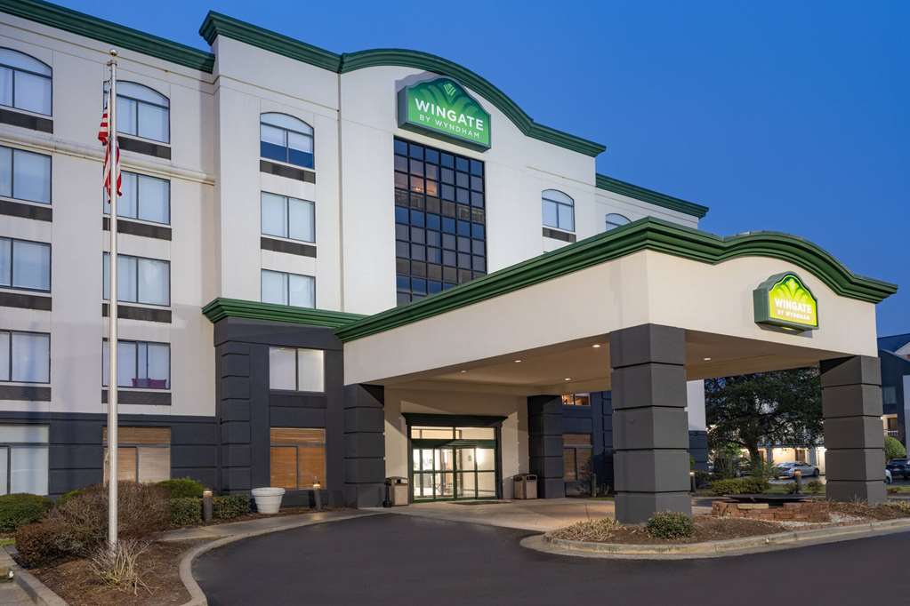 La Quinta Inn & Suites by Wyndham Duluth/Atlanta - Tap to explore photos