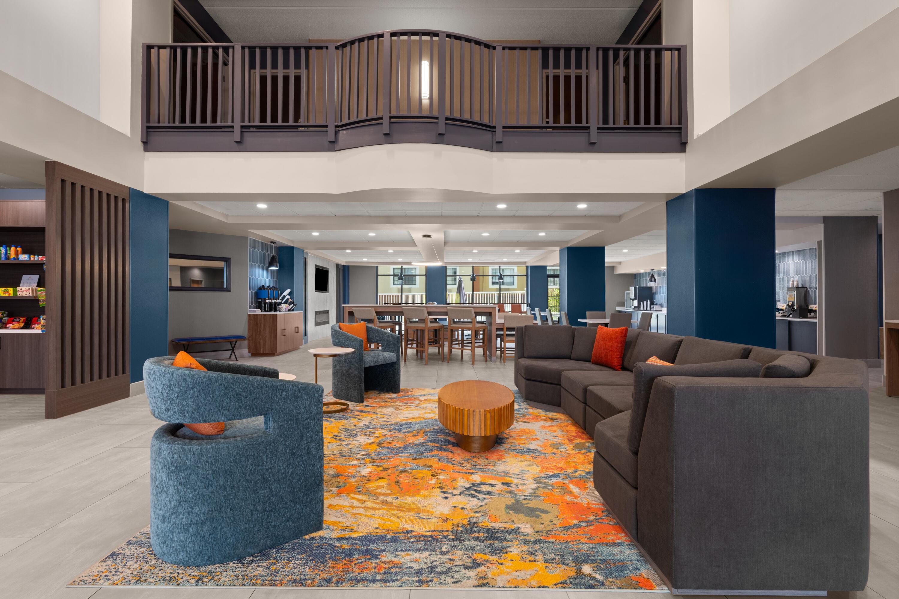 Lobby | La Quinta Inn & Suites by Wyndham Duluth/Atlanta