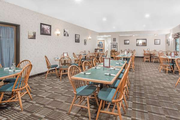 Restaurant - Ramada Inn Waterfront Hancock