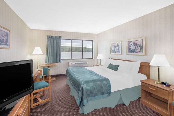  - Ramada Inn Waterfront Hancock