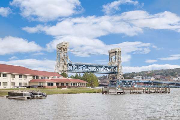 Exterior view - Ramada Inn Waterfront Hancock