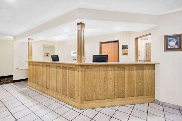  - Ramada Inn Waterfront Hancock