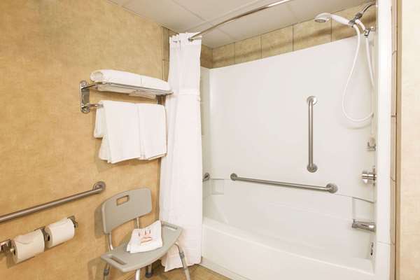  - Ramada Hotel & Suites Sioux Falls Airport - I-29, Exit 81