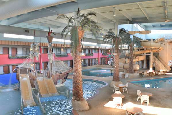 Pool - Ramada Hotel & Suites Sioux Falls Airport - I-29, Exit 81