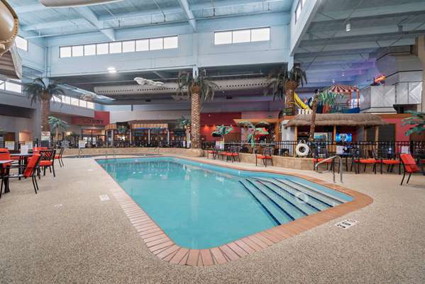 Pool - Ramada Hotel & Suites Sioux Falls Airport - I-29, Exit 81