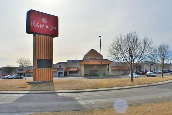 Exterior view - Ramada Hotel & Suites Sioux Falls Airport - I-29, Exit 81