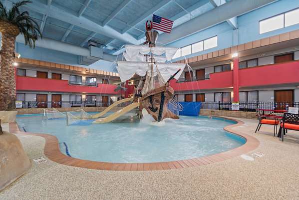 Pool - Ramada Hotel & Suites Sioux Falls Airport - I-29, Exit 81
