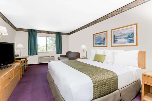  - Days Inn Ocean Shores