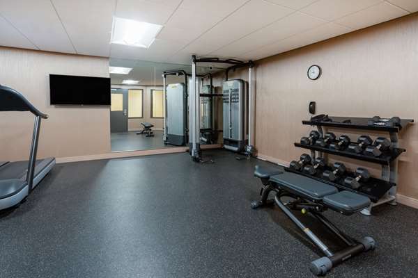 Fitness/ Exercise Room - Days Inn Airport Denver