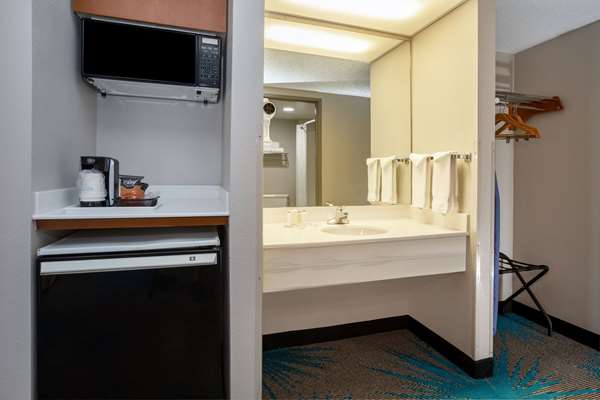  - Days Inn Airport Denver