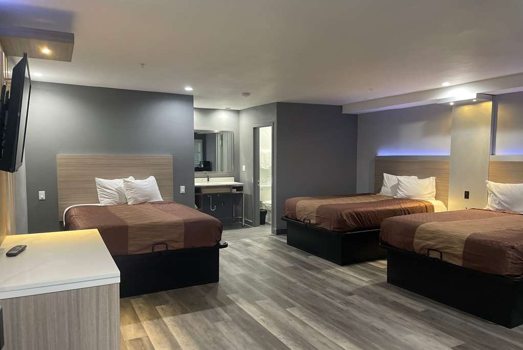 TRAVELODGE BY WYNDHAM WHITTIER-guestroom-Guest Room,On-Site.jpg