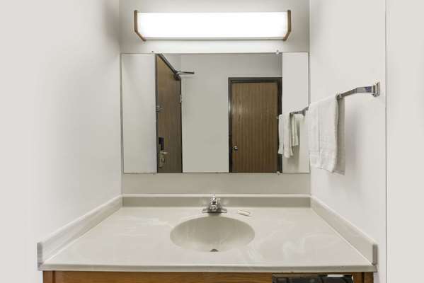  - Super 8 Hotel Coshocton