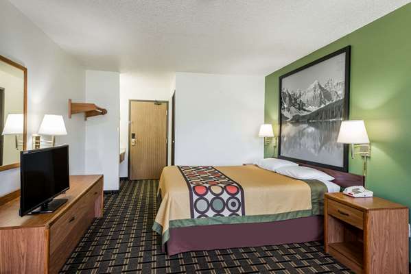  - Super 8 Hotel Coshocton