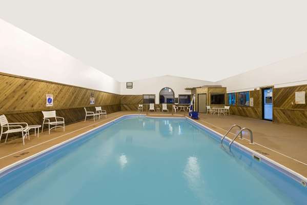 Pool - Super 8 Hotel Coshocton