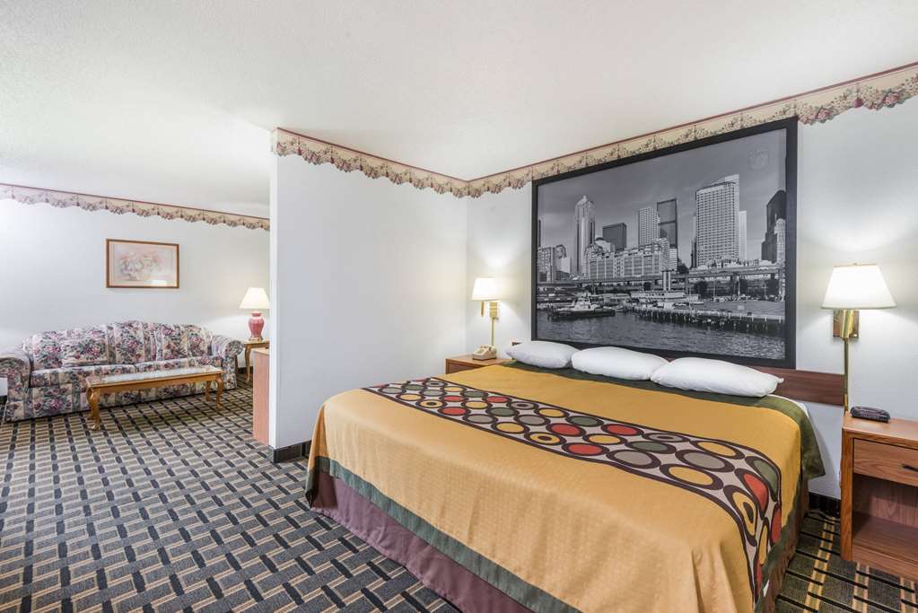 SUPER 8 BY WYNDHAM COSHOCTON ROSCOE-guestroom-Guest Room,Suite,On-Site.jpg