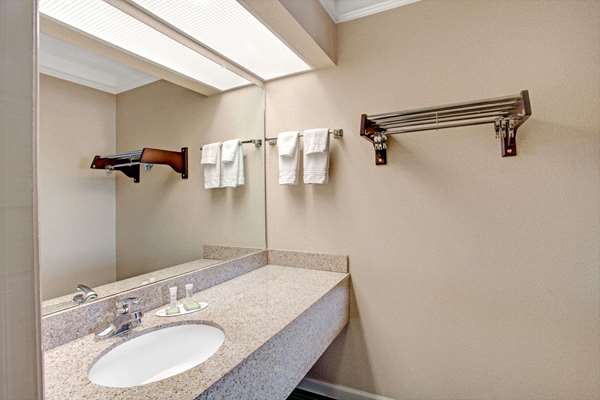  - Super 8 Motel Knoxville - I-40, Exit 398