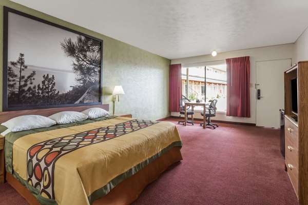  - Super 8 Motel Wells - I-80, Exit 352