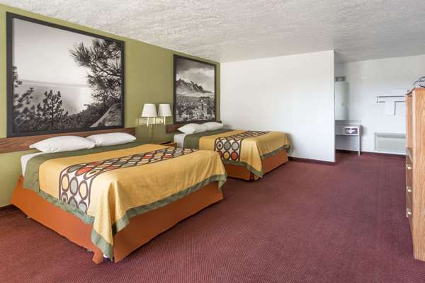  - Super 8 Motel Wells - I-80, Exit 352