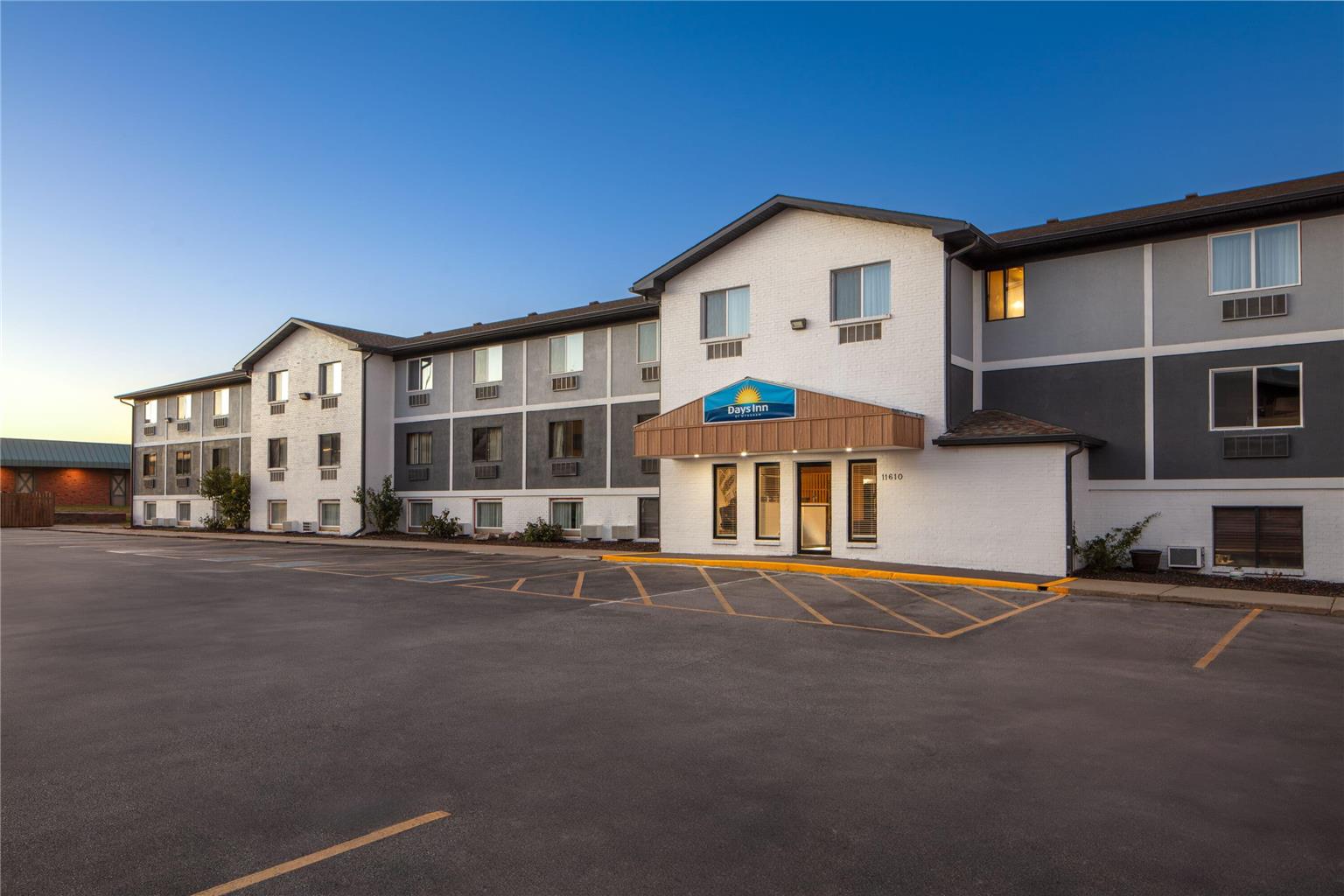 Days Inn Omaha/West Dodge