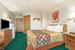 1 Queen Bed Room