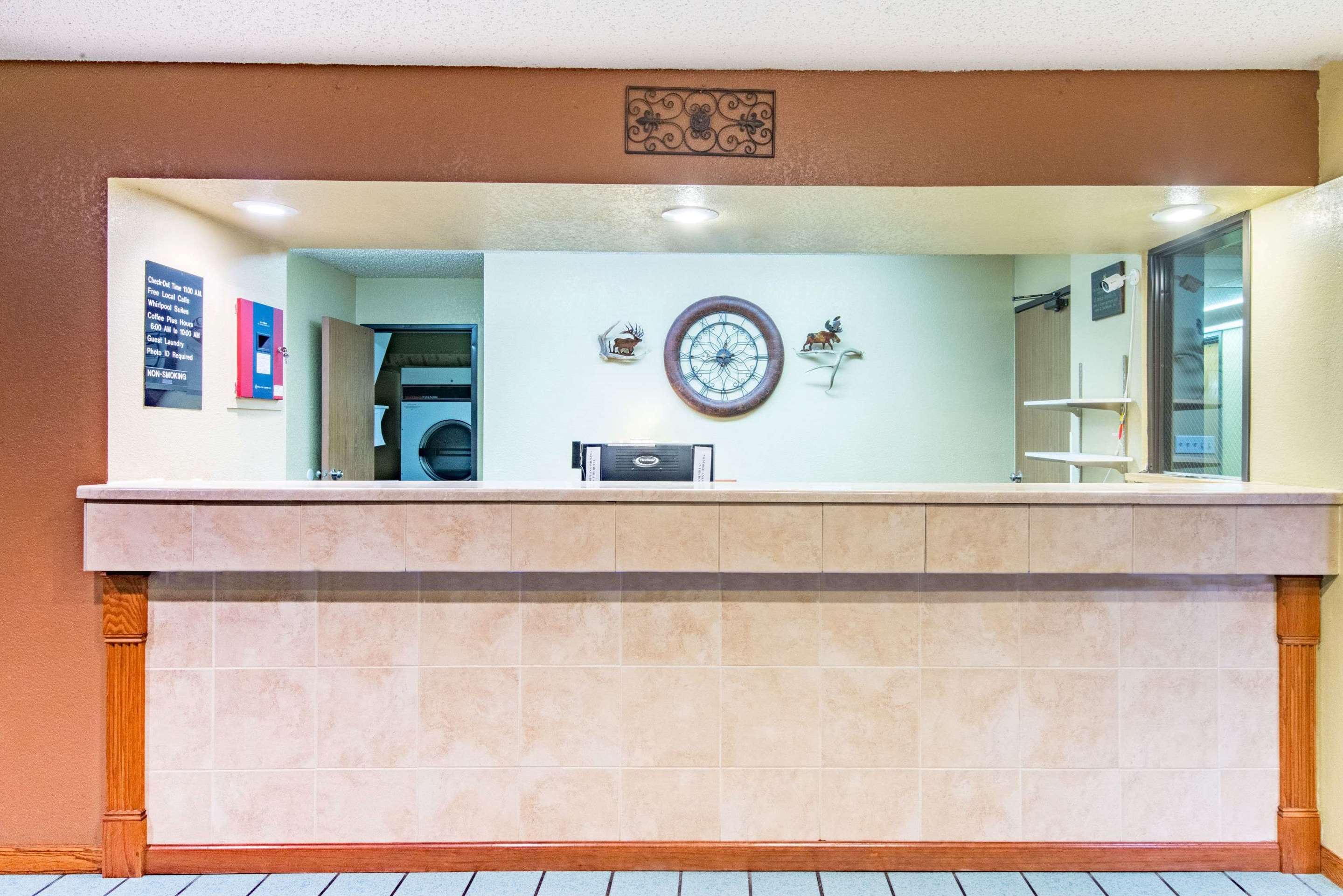 Front Desk | Super 8 by Wyndham Trinidad