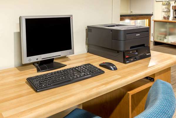 Conference Area - Howard Johnson Inn Tillsonburg