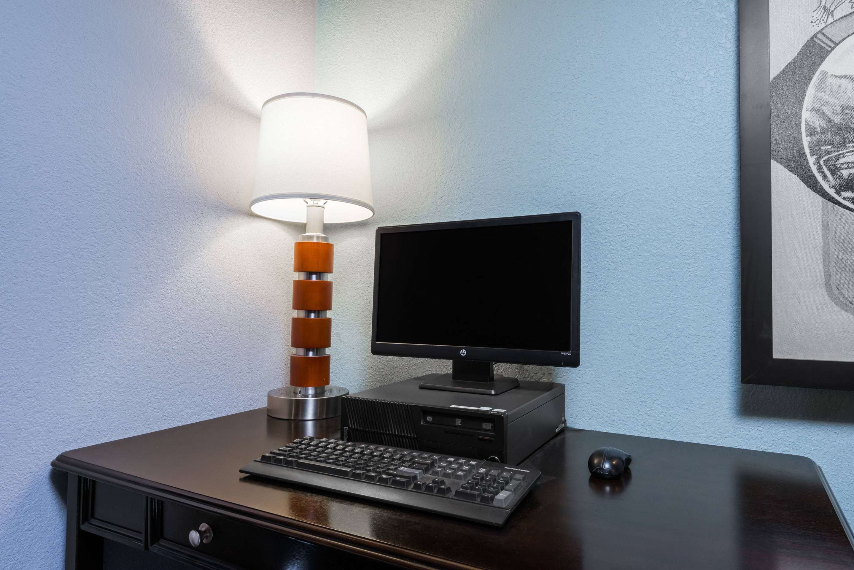Business Center | Super 8 by Wyndham Henderson North East Denver