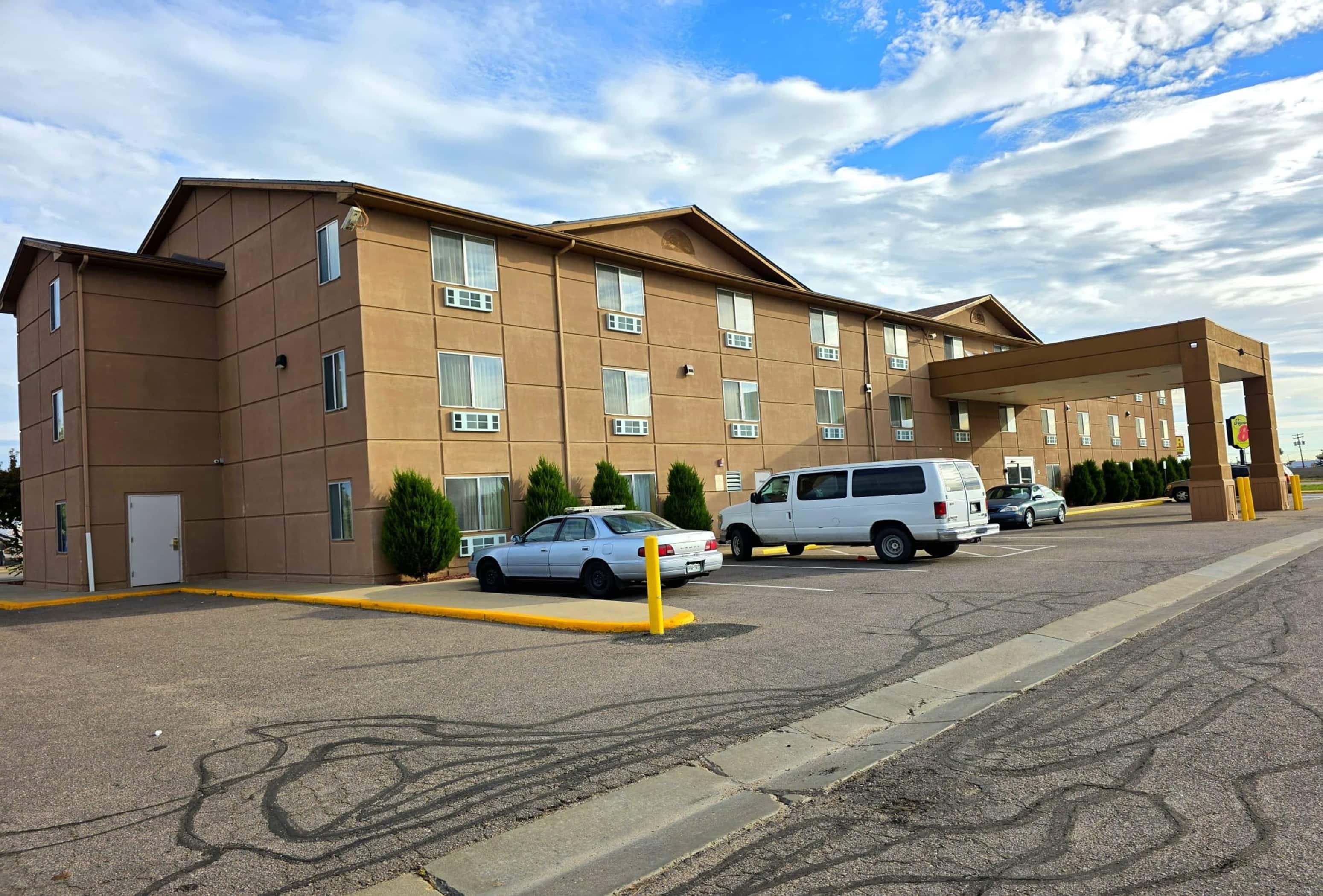 Exterior | Super 8 by Wyndham Henderson North East Denver