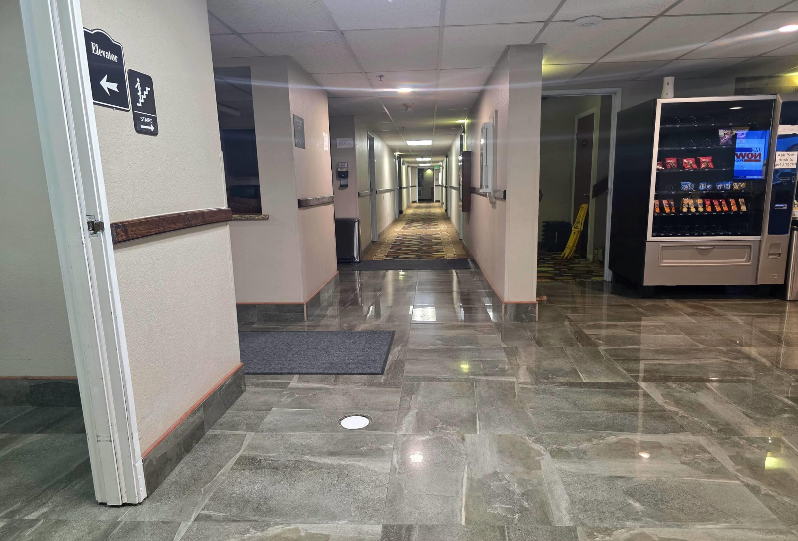 Lobby | Super 8 by Wyndham Henderson North East Denver