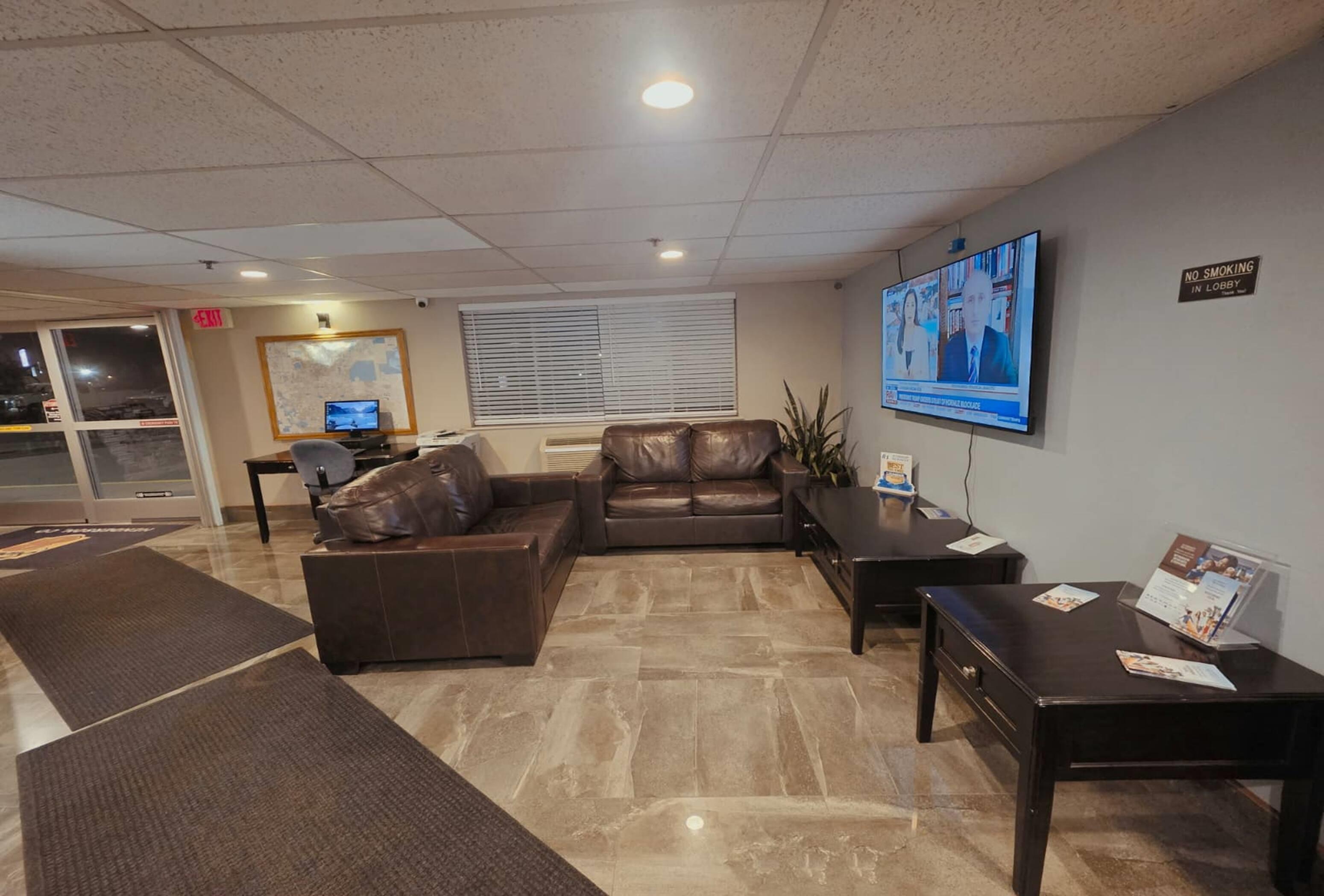 Lobby | Super 8 by Wyndham Henderson North East Denver
