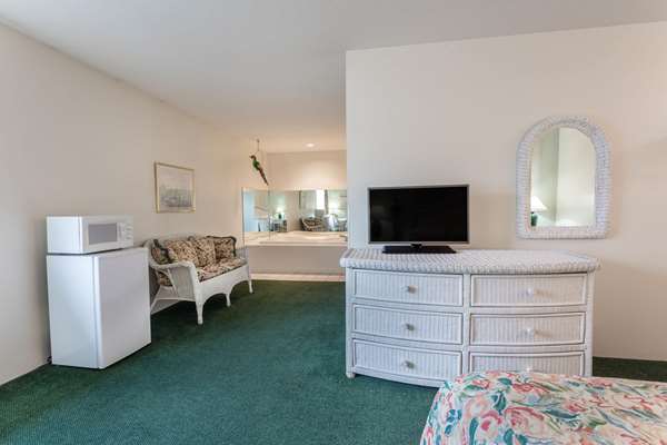 Suite - Super 8 Hotel Reedsburg