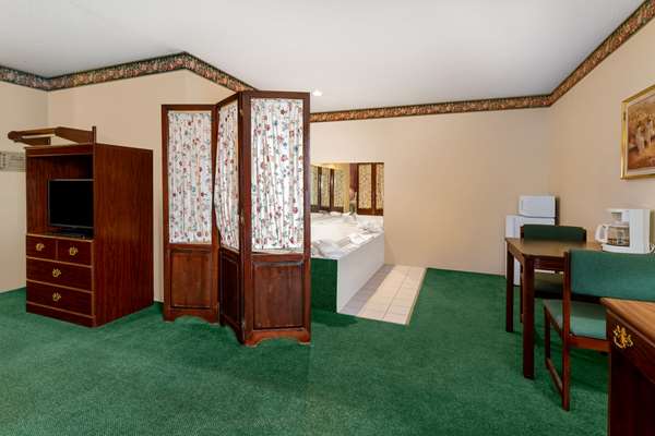 Suite - Super 8 Hotel Reedsburg