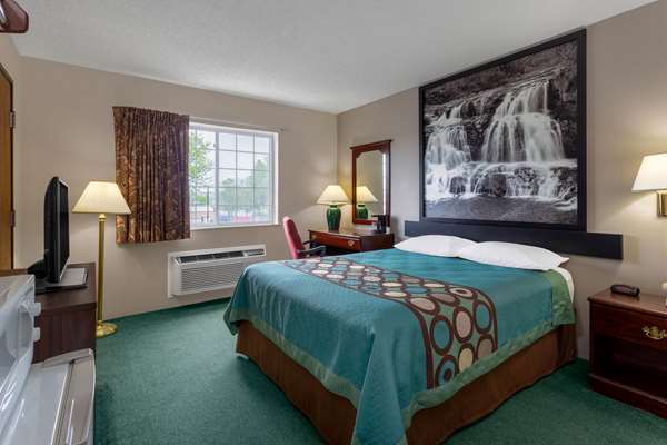  - Super 8 Hotel Reedsburg