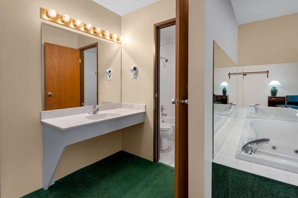  - Super 8 Hotel Reedsburg