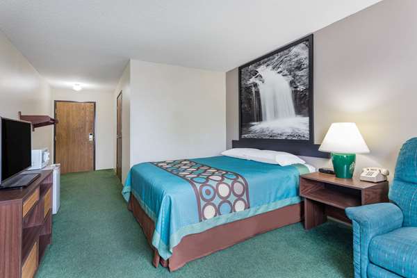  - Super 8 Hotel Reedsburg