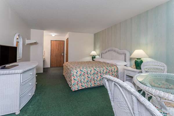 Suite - Super 8 Hotel Reedsburg