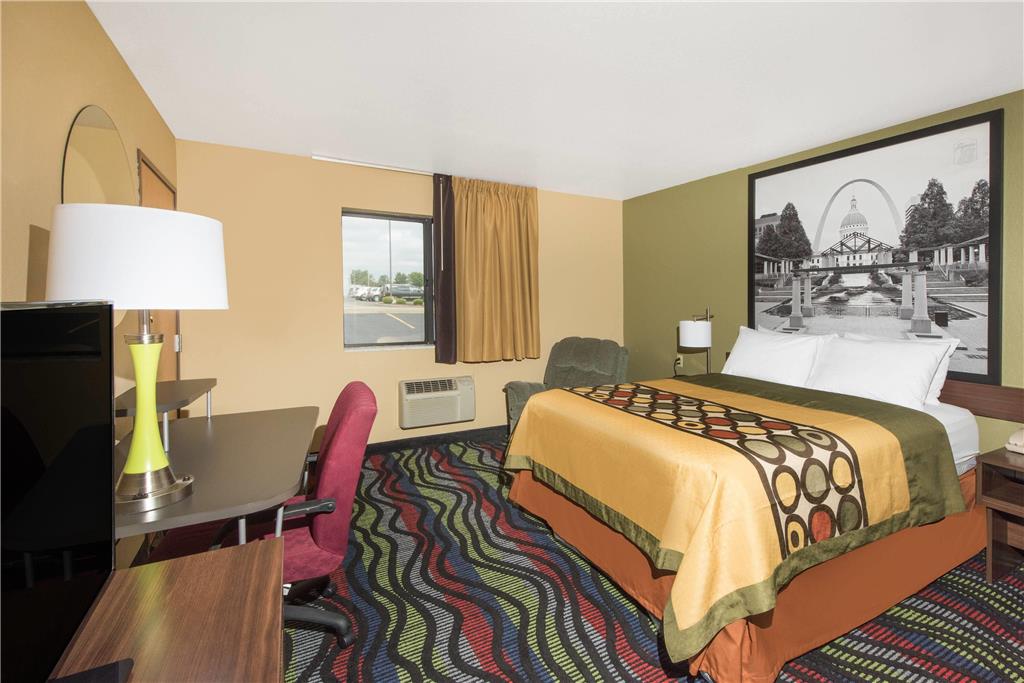 SUPER 8 BY WYNDHAM FARMINGTON-guestroom-Guest Room,On-Site.jpg