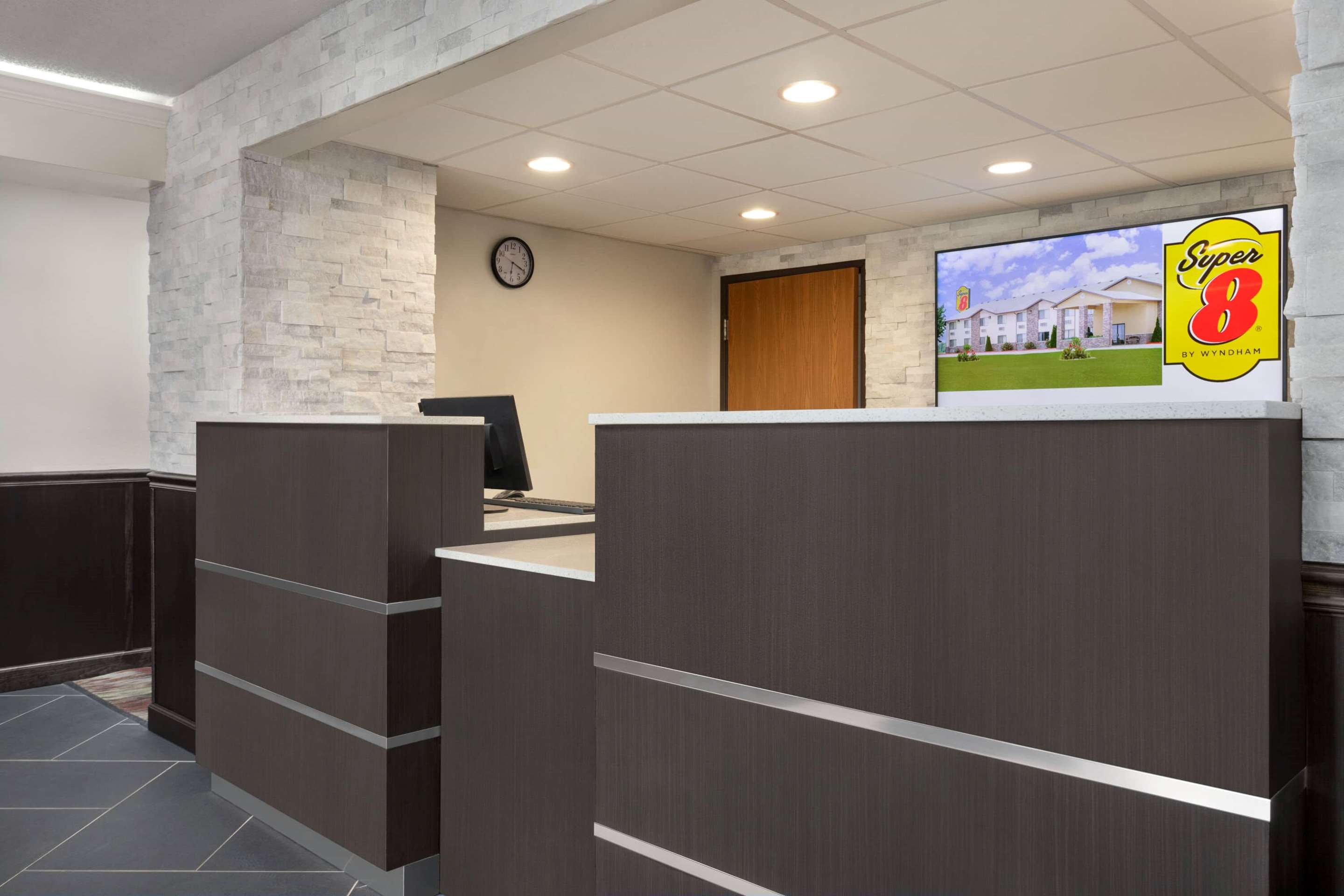 Reception | Super 8 by Wyndham Chillicothe