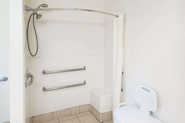  - Super 8 Motel Crescent City