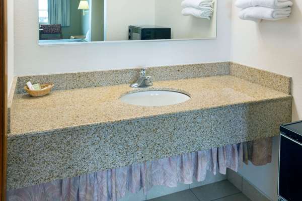  - Super 8 Motel Crescent City