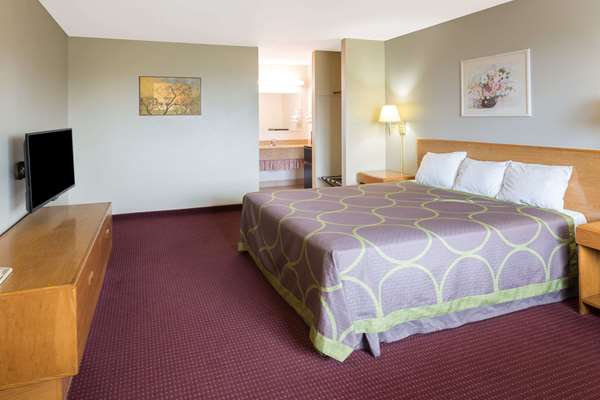  - Super 8 Motel Crescent City