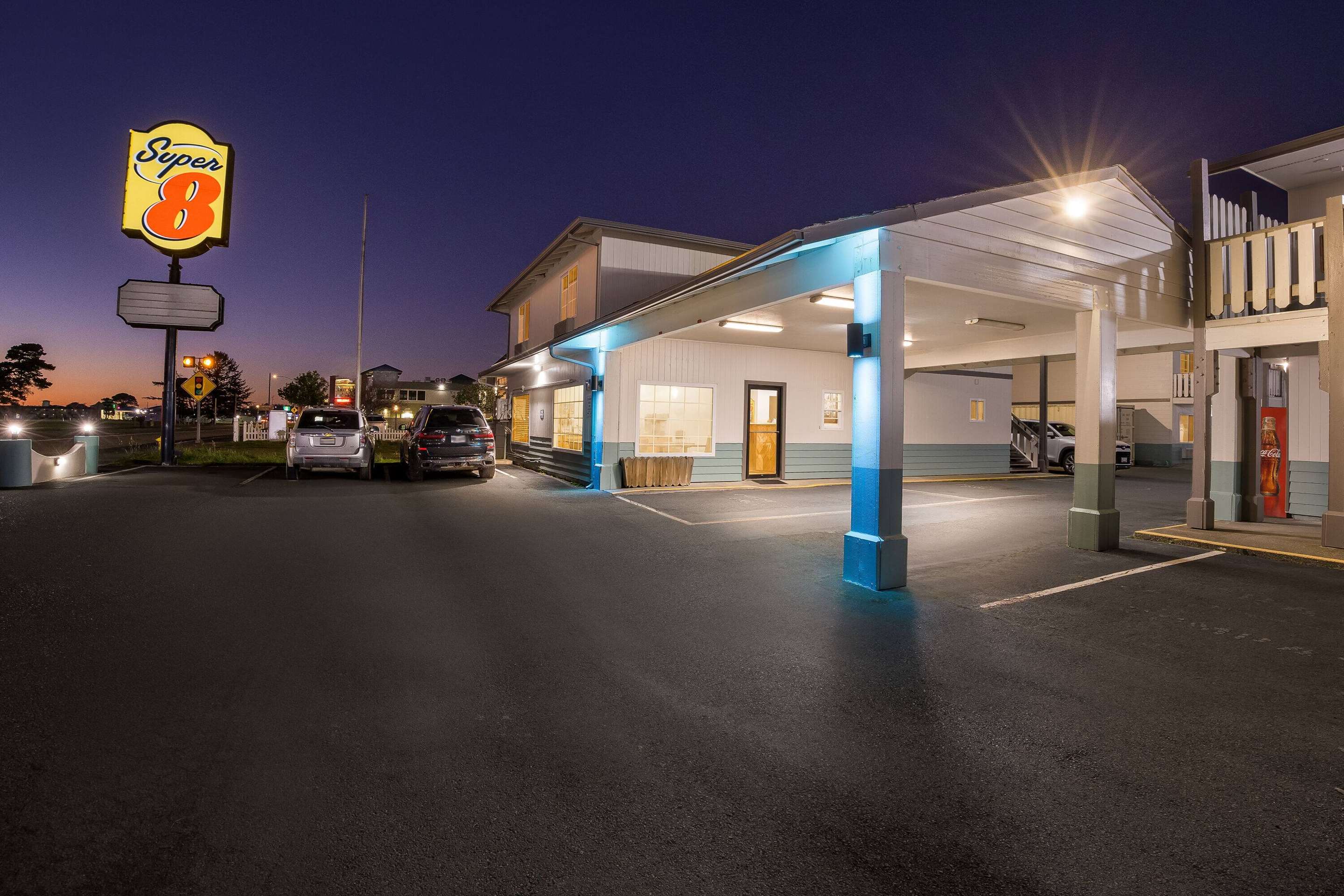 Exterior | Super 8 by Wyndham Crescent City