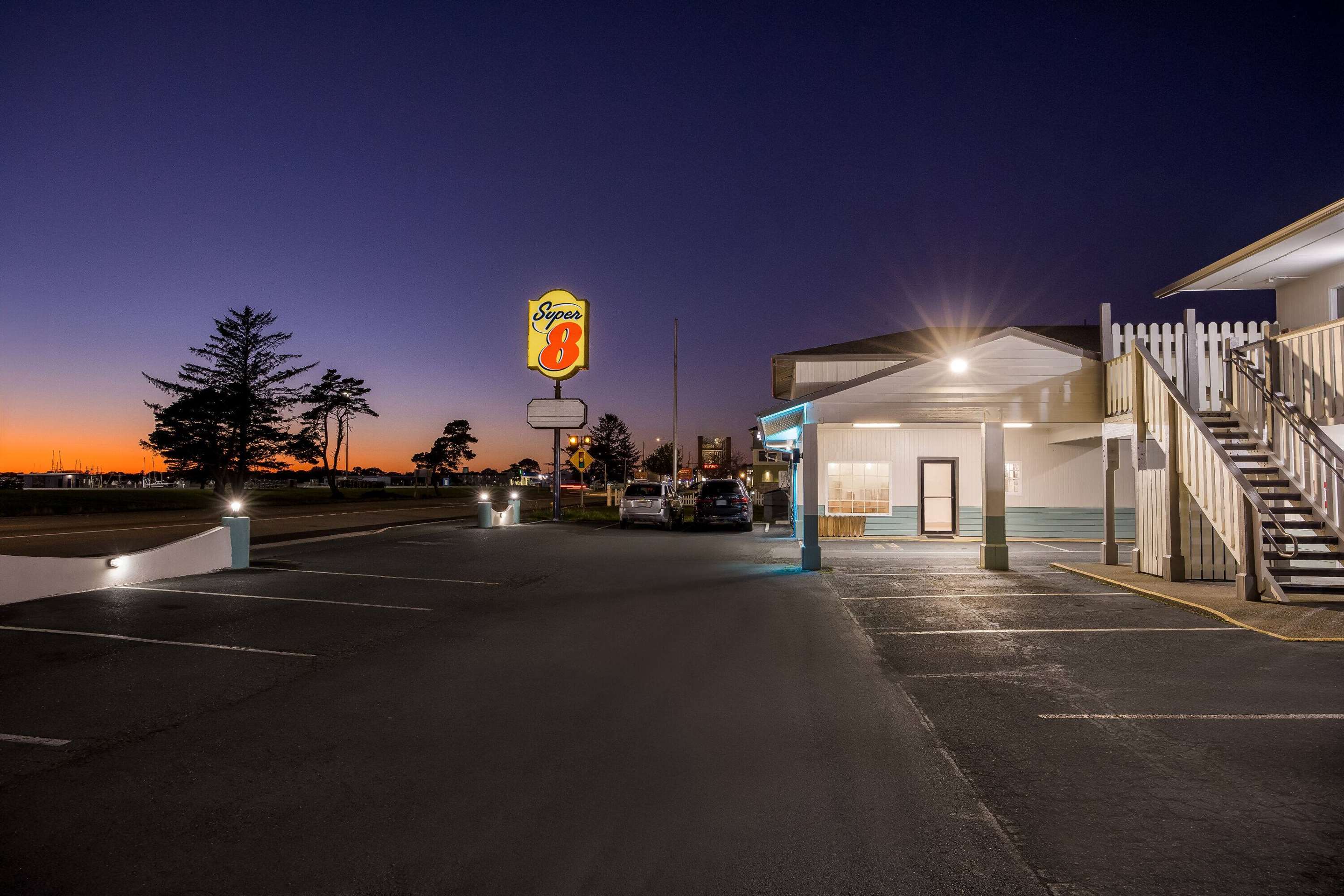 Exterior | Super 8 by Wyndham Crescent City