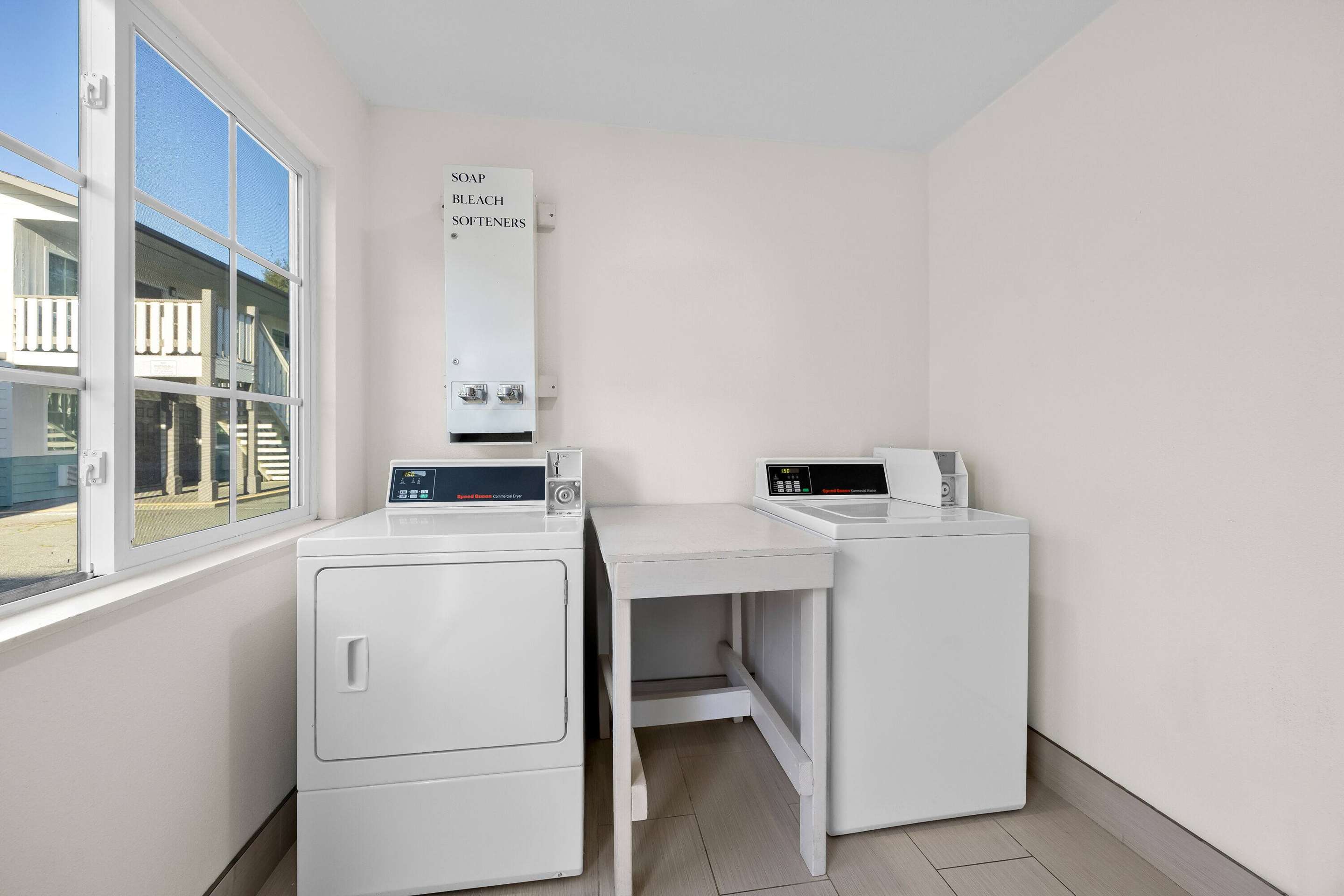 Laundry | Super 8 by Wyndham Crescent City