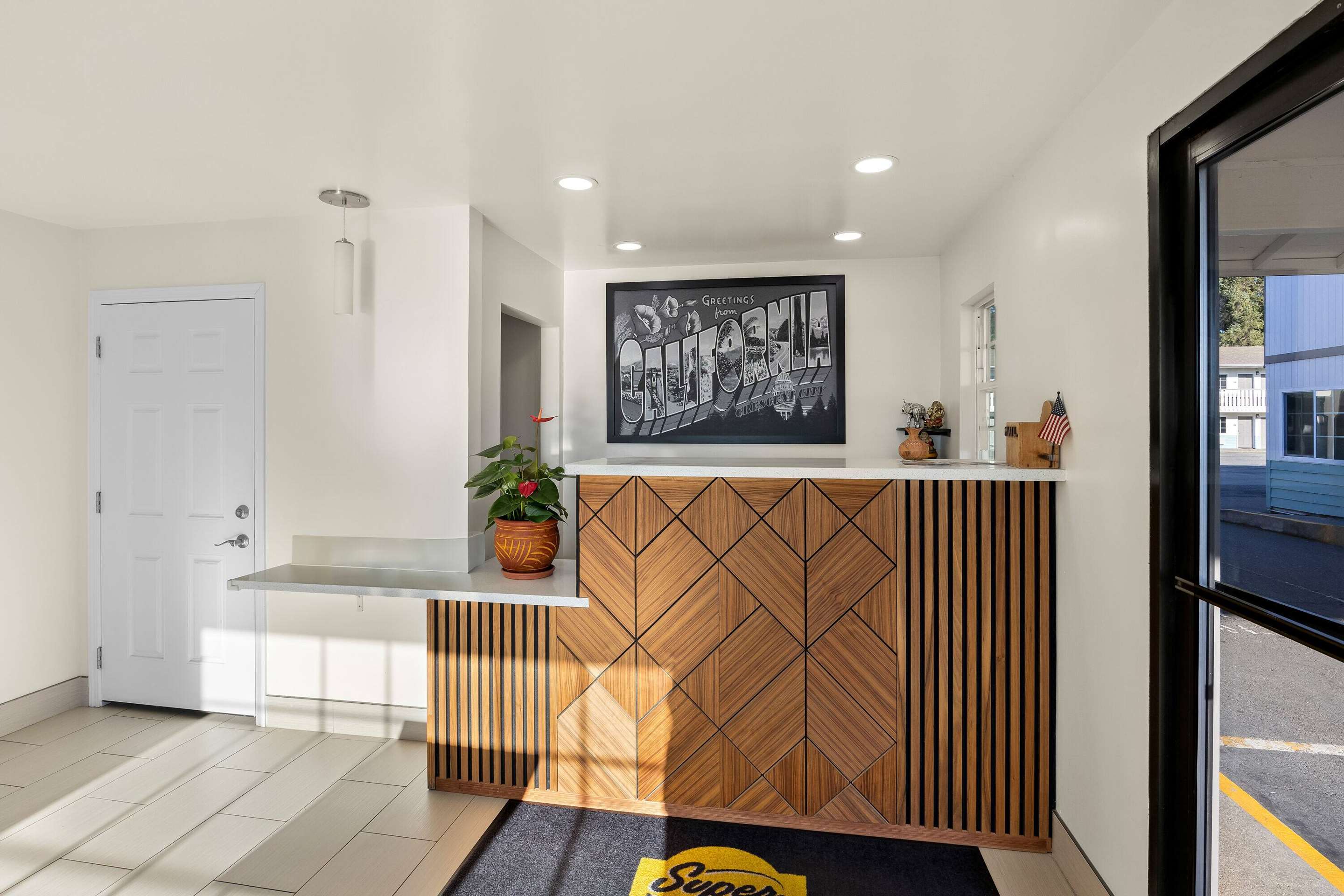 Lobby | Super 8 by Wyndham Crescent City